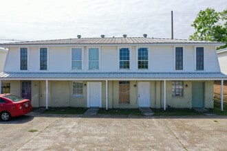 Building Photo - 227 Belle Terre Blvd