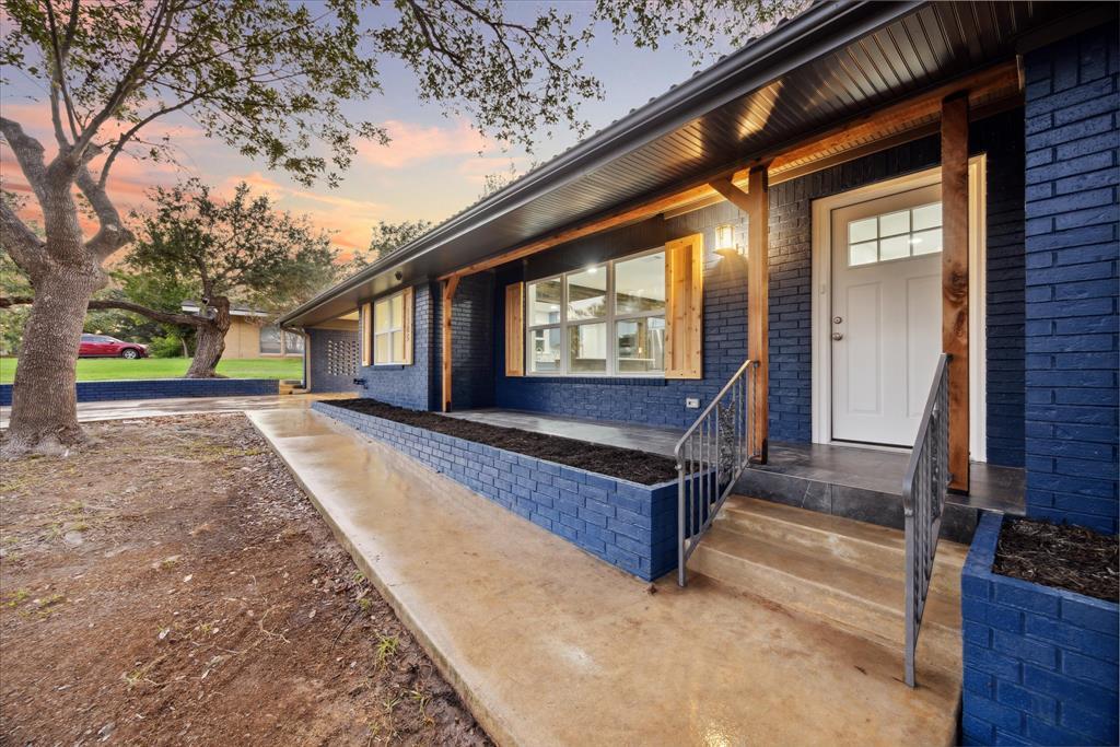 Foto principal - 1305 W 1st St