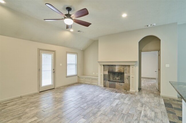 Foto del edificio - 13613 Vail Dr
