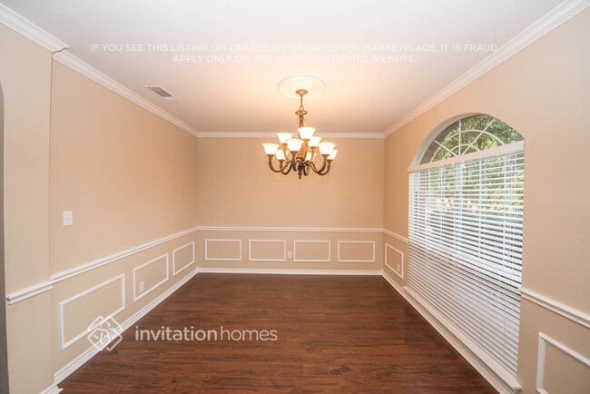 Building Photo - 1621 Churchill Ln