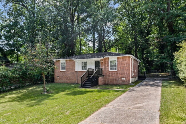 Photo - 305 Banberry Dr SE House