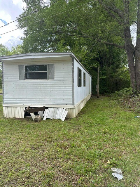 Foto del edificio - 212 Stacey Tucker Cir