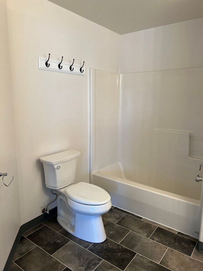 Building Photo - Home in SW Redmond