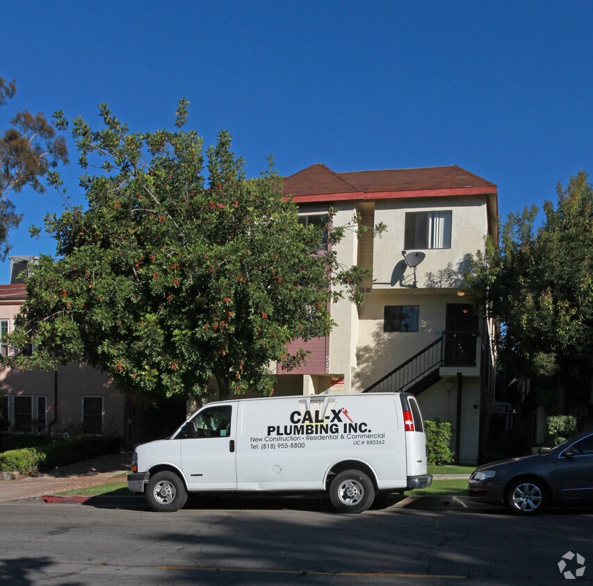 Primary Photo - 517 E Verdugo Ave