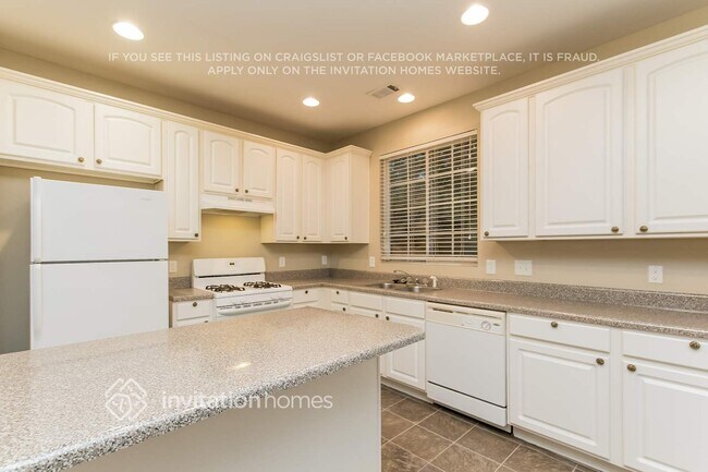 Foto del edificio - 190 Silver Fox Trail