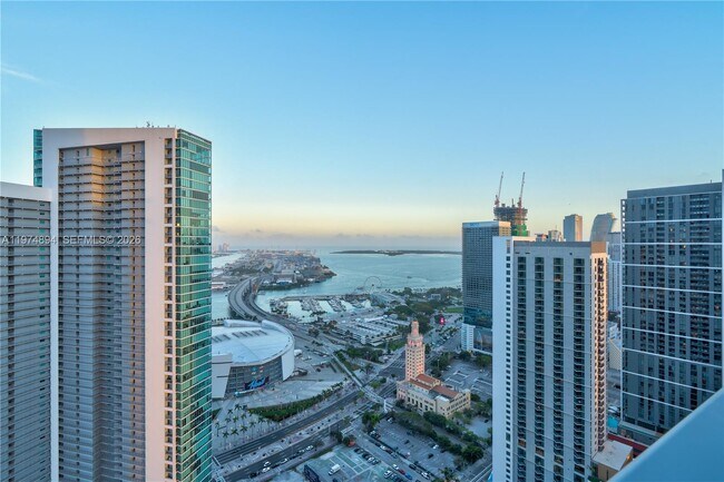 Building Photo - 851 NE 1st Ave