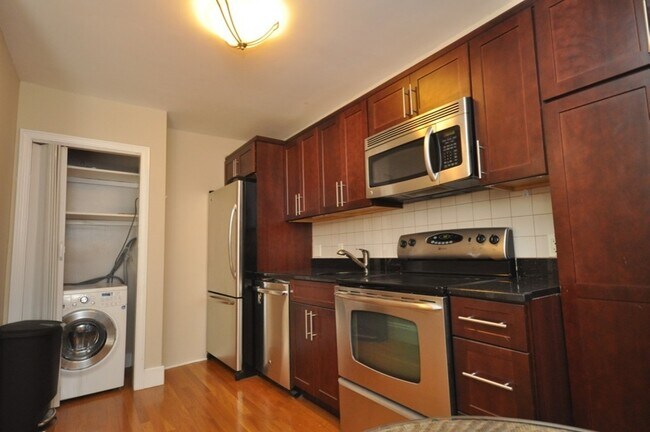 Foto del edificio - 218 Newbury St