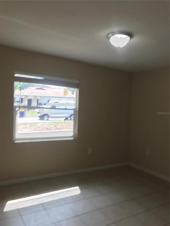 Foto del edificio - 705 N Oak Ave