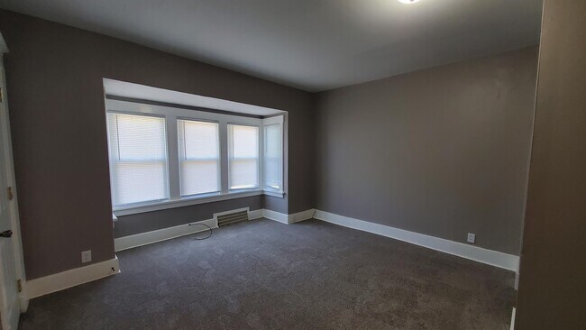 Building Photo - 1105 Peach St