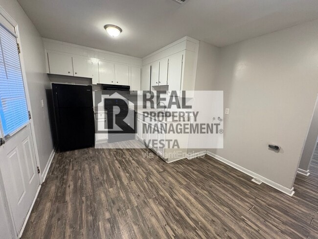 Building Photo - 406 Russell Pkwy