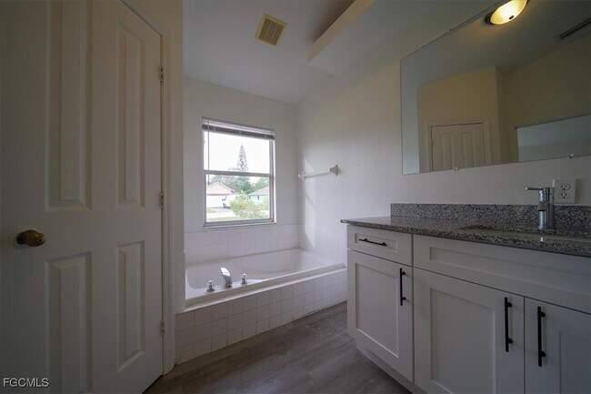 Building Photo - 1502 Scholar Ct