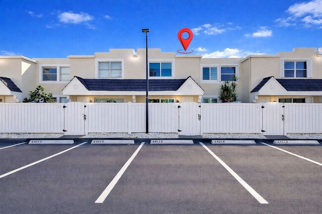 Building Photo - 6840 SW 45th Ln