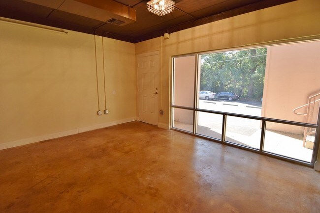 Building Photo - 310 Blount St