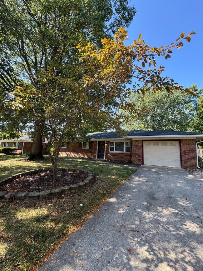 Building Photo - 2610 Saturn Dr