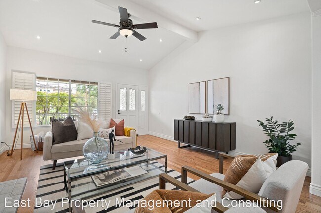 Building Photo - 6 br, 4.5 bath House - 136 Mill Creek Rd.