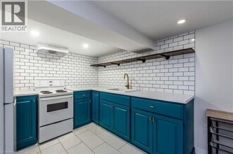 Building Photo - 257 E 17th St