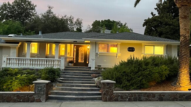 Building Photo - 5077 Cocoa Palm Way