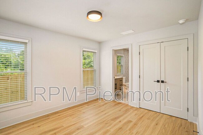 Foto del edificio - 1081 Hill St SE