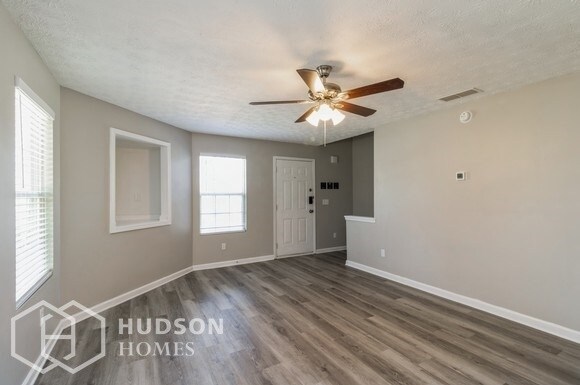 Building Photo - 101 Pin Oak Trail