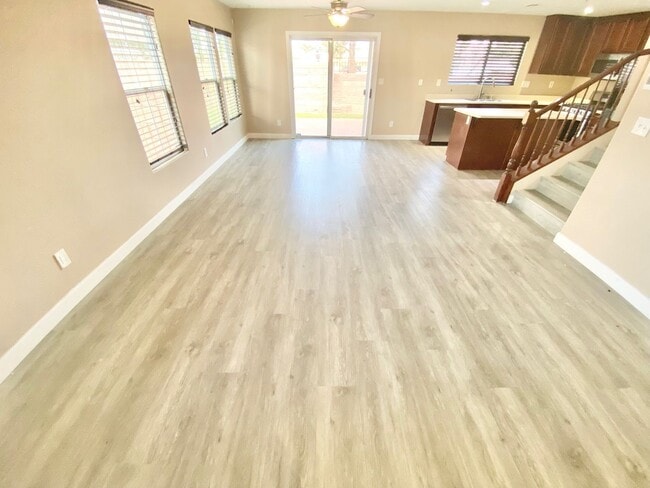 Foto del edificio - STUNNING 2 STORY HOME 3 BEDROOM 2.5 BATH W/ ONE CAR GARAGE IN A GATED COMMUNITY!
