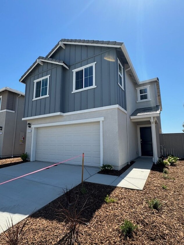 Primary Photo - BRAND NEW 4 BEDROOM, 2.5 BATHS, 2 CAR GARA...