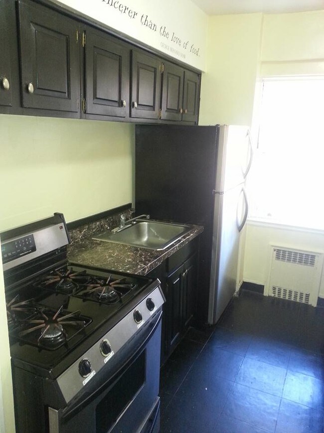 Foto del edificio - 232 Farmington Ave