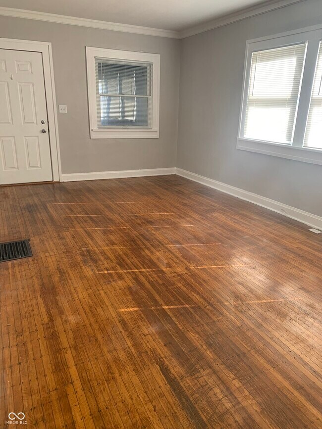 Foto del edificio - 4202 Carrollton Ave