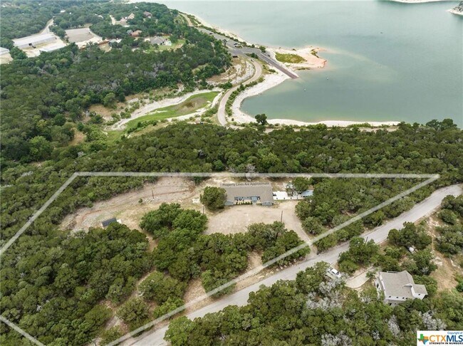 Foto del edificio - 2440 Sportsman Club Rd