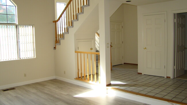 Building Photo - 1591 Camden Oaks Ct