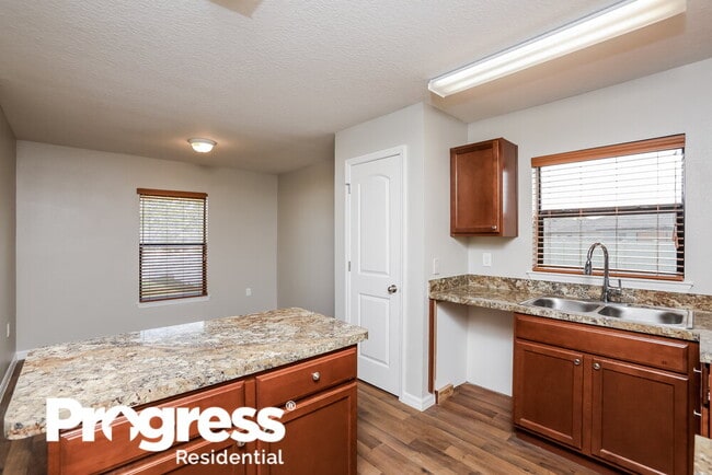 Building Photo - 2302 Bexley Dr