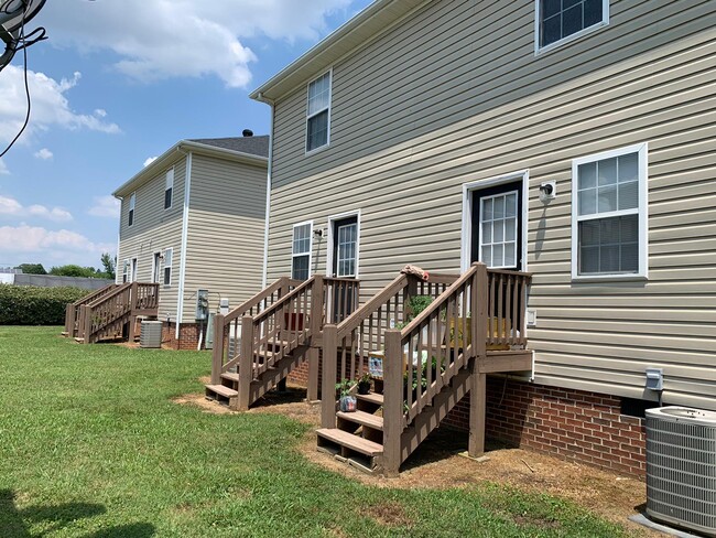 Building Photo - 94 Stone Loop SE