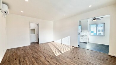 Building Photo - 1433 Meadowbrook Ave