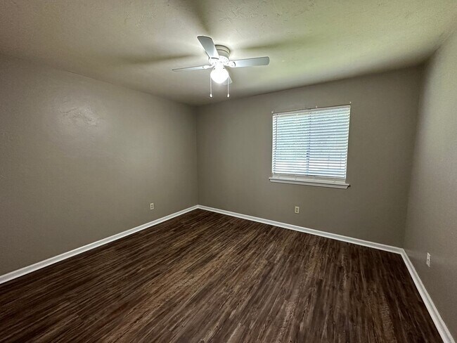 Building Photo - NS- Shallow Brook 1402