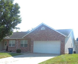 Building Photo - 1128 Carraway Ct