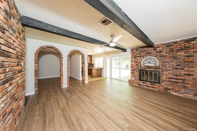 Building Photo - 3160 Covered Bridge Dr