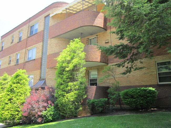 Building Photo - 5710 Phillips Ave