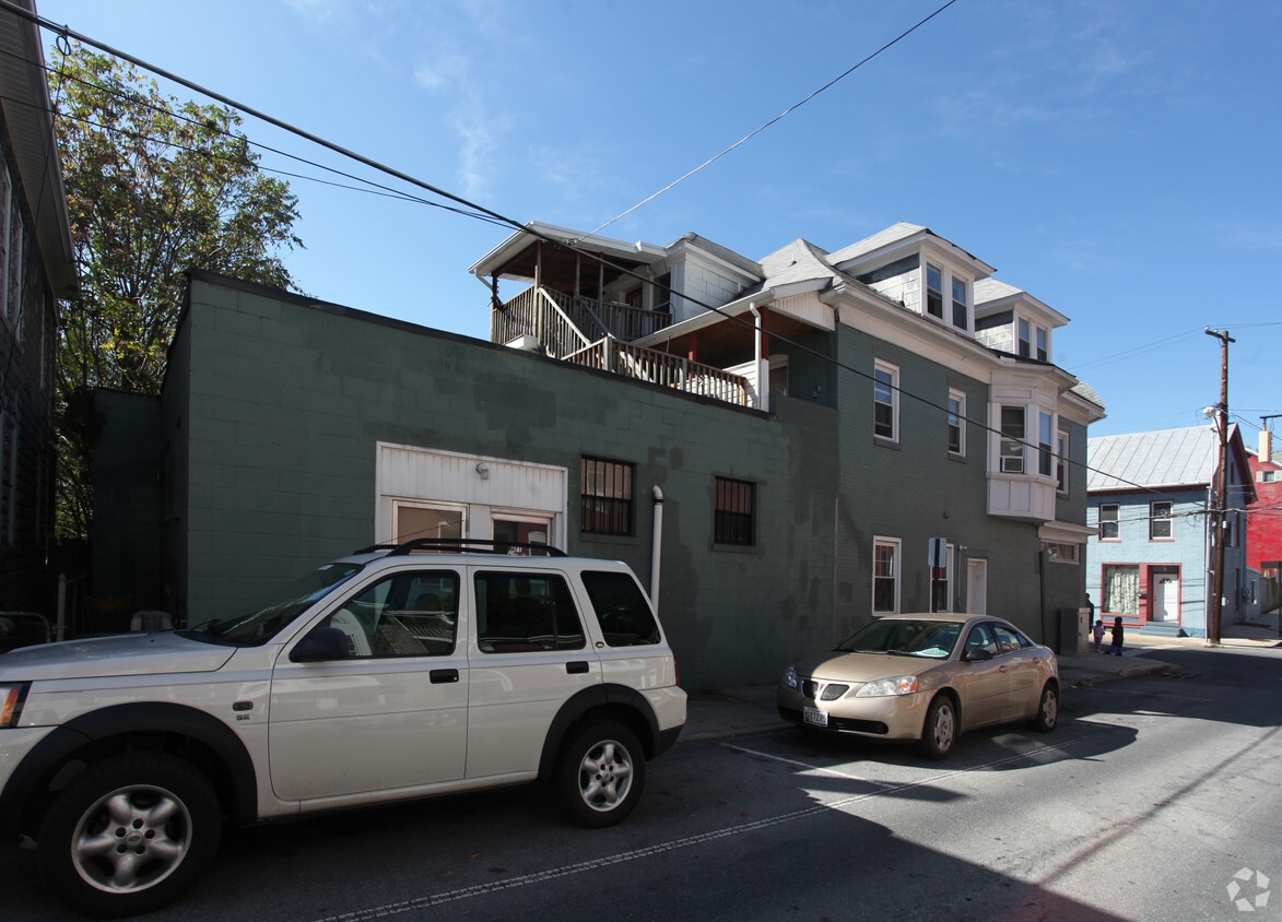 Building Photo - 246 N Locust St