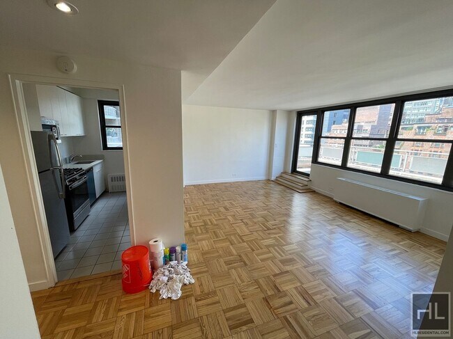 Foto del edificio - EAST 49 STREET