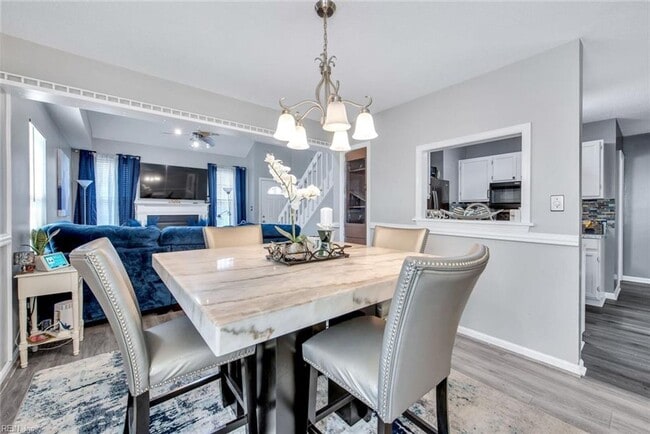 Building Photo - Beautiful 3-bed 2-bath Townhome