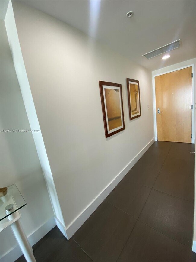 Foto del edificio - 253 NE 2nd St
