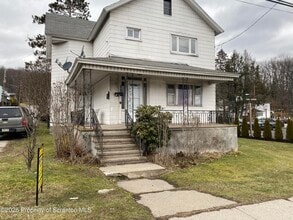 Building Photo - 201 Main St