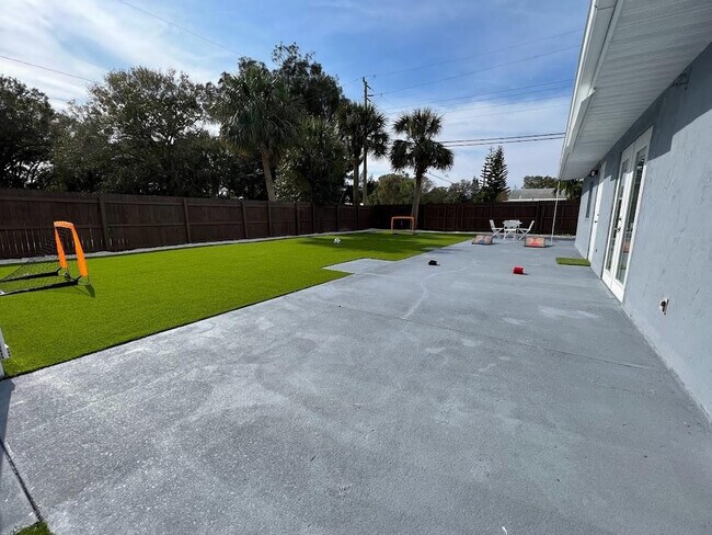 Building Photo - 1810 Elizabeth St