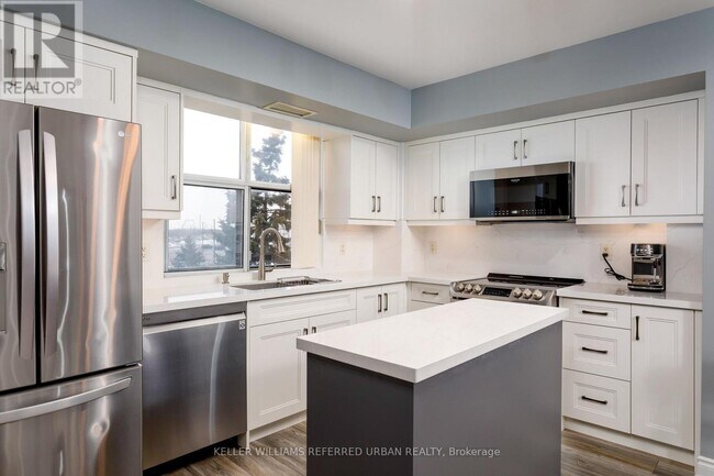 Photo du bâtiment - 2500 Rutherford Rd