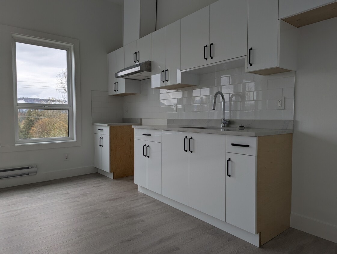 Building Photo - 9849-9286 286 St