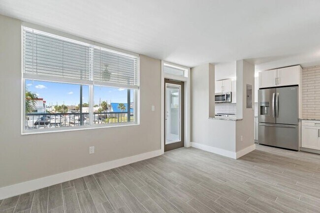 Foto del edificio - 108 Paradise Harbour Blvd