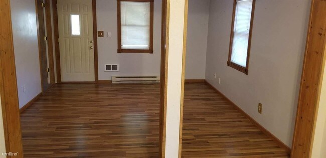 Foto del edificio - 3 br, 1.5 bath House - 50 North Main Street