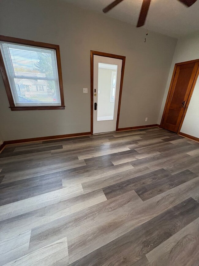 Building Photo - 1115 Hollister Ave Building Photo - 1115 Hollister Ave