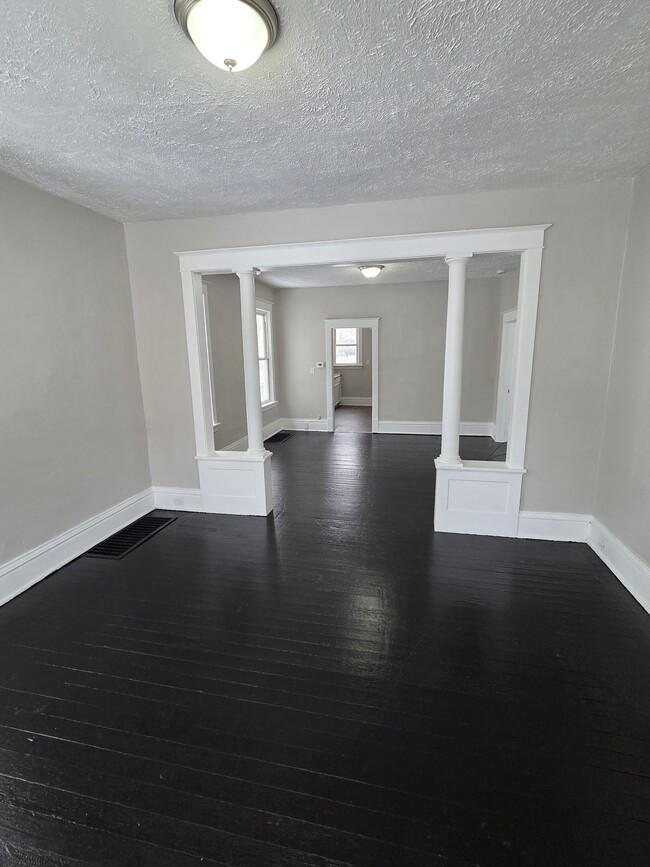 Building Photo - 295 Mason Ave