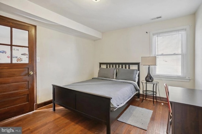 Building Photo - 844 Sligo Ave