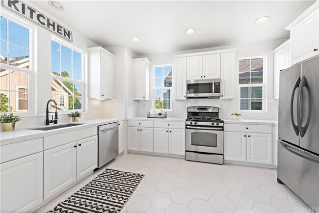 Building Photo - Beautiful 3 bedroom home in Ladera Ranch!